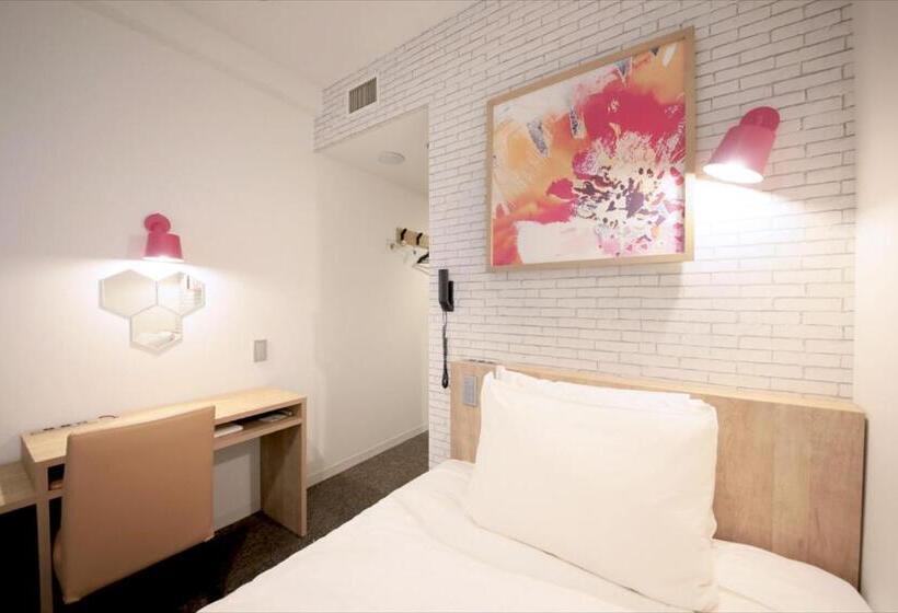 חדר סטנדרט יחיד, Plumm