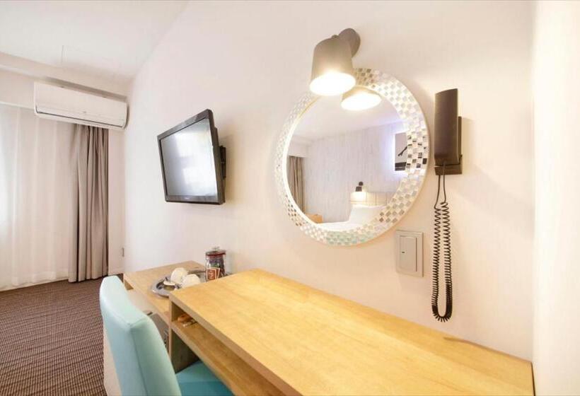 חדר סטנדרט, Plumm