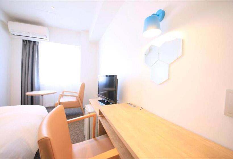 חדר בסיסי מיטה זוגית, Plumm