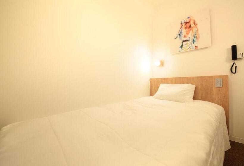 חדר אקונומי יחיד, Plumm