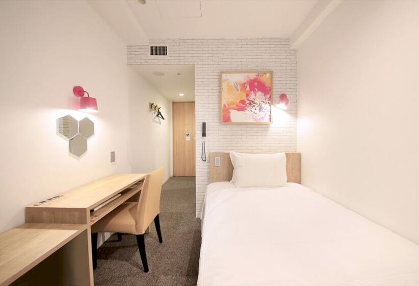 Quarto Estandar Individual, Plumm