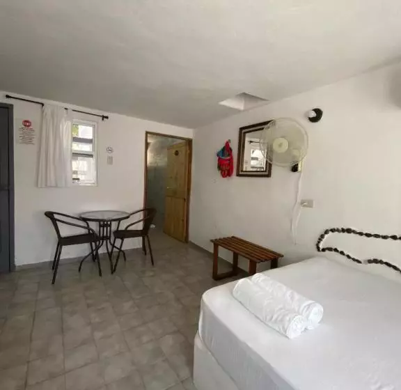 Standard Kolmen Hengen Huone, Caribo Cozumel