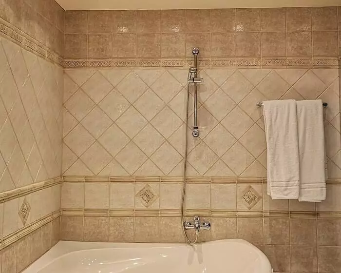 سوئیت پنت هاوس, Amrita