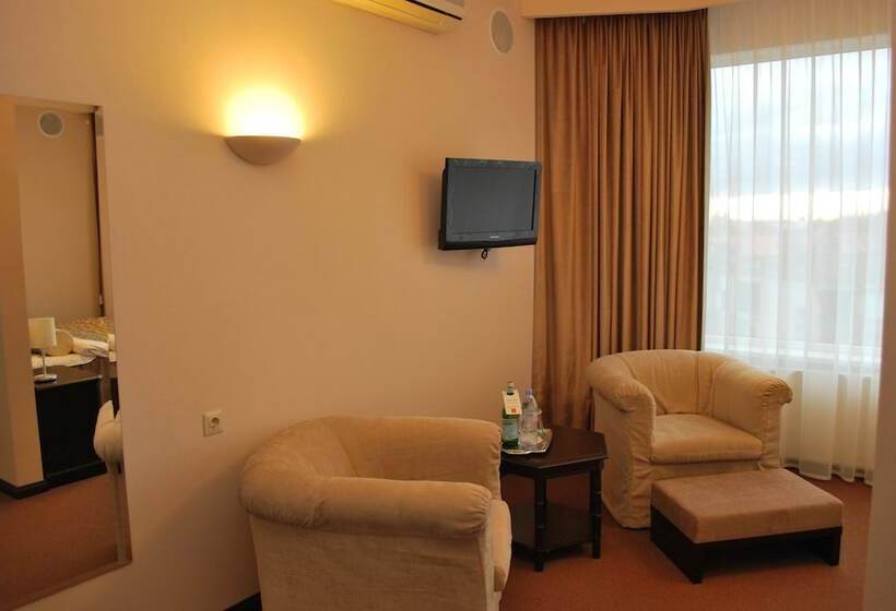 سوئیت پنت هاوس, Amrita