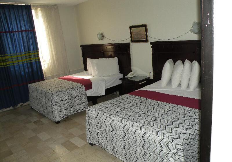 غرفة قياسية, Aristos Puebla