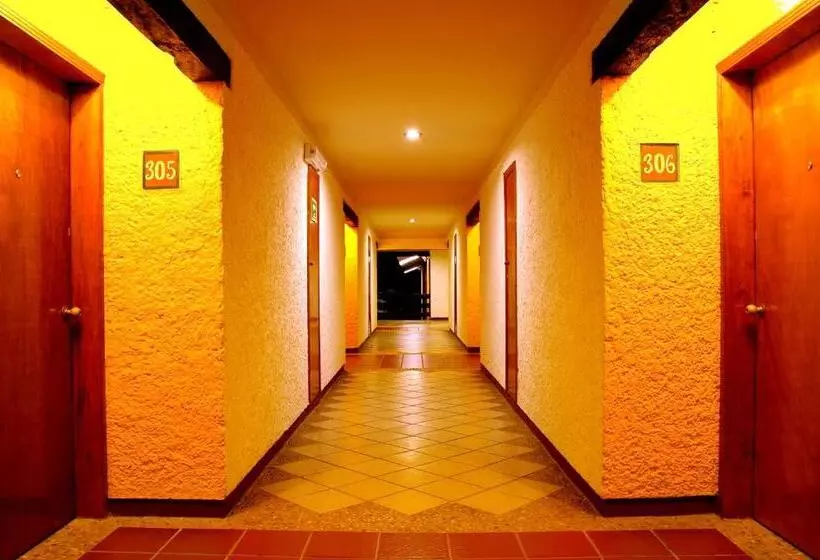 اتاق استاندارد سه نفره, Ciudad Real Palenque