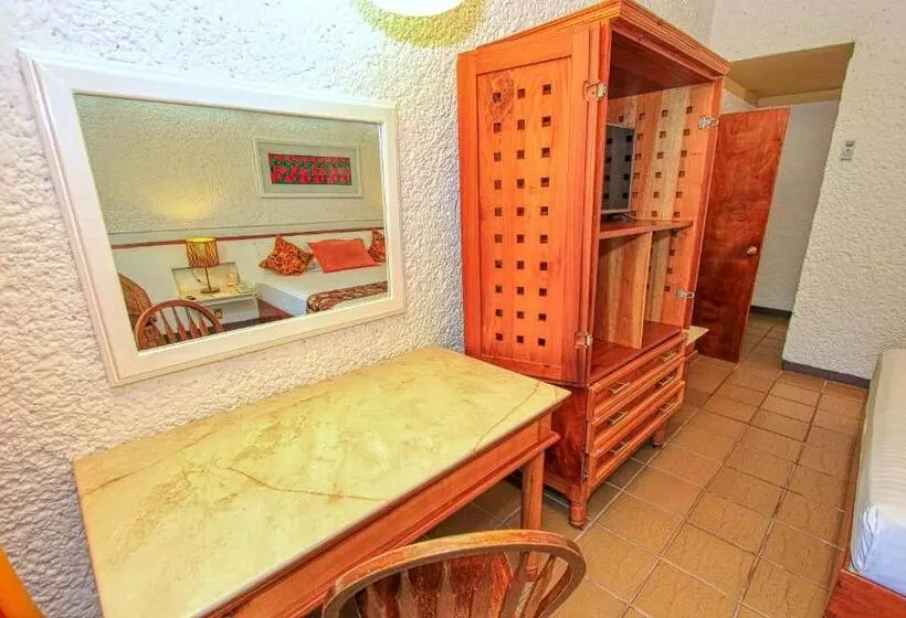 سوییت جونیور, Ciudad Real Palenque