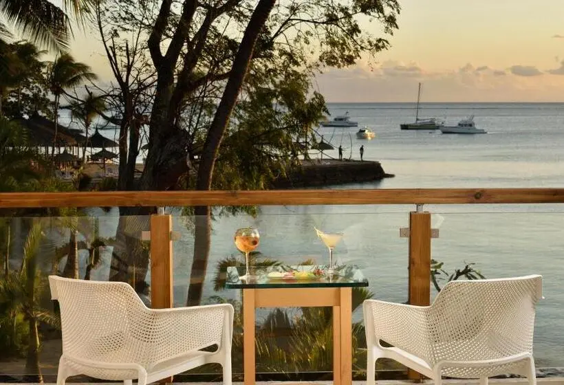 اتاق اجرایی با چشم‌انداز دریا, Coral Azur Beach Resort Mont Choisy
