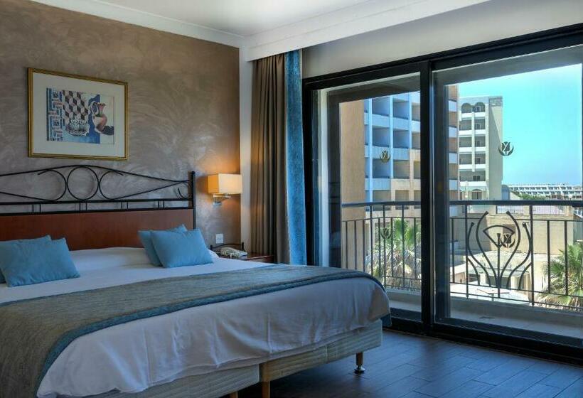 جناح جونيور مطلّ علي البحر, Vivaldi