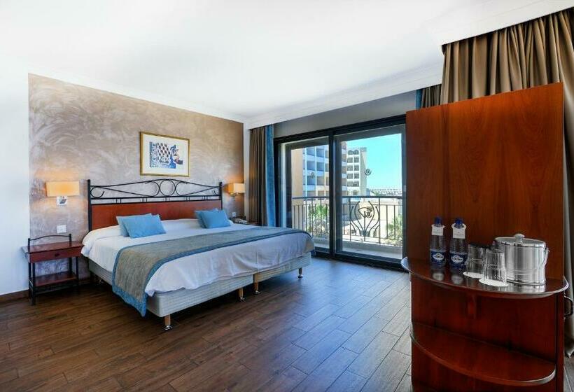 جناح جونيور مطلّ علي البحر, Vivaldi