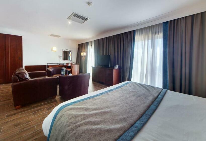 جناح جونيور, Vivaldi