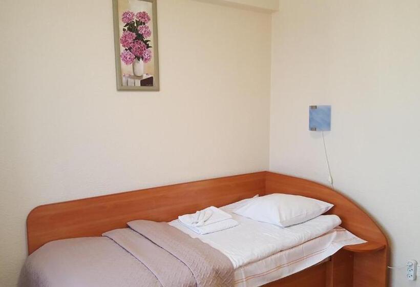 اتاق استاندارد یک تخته با بالکن, Latgale