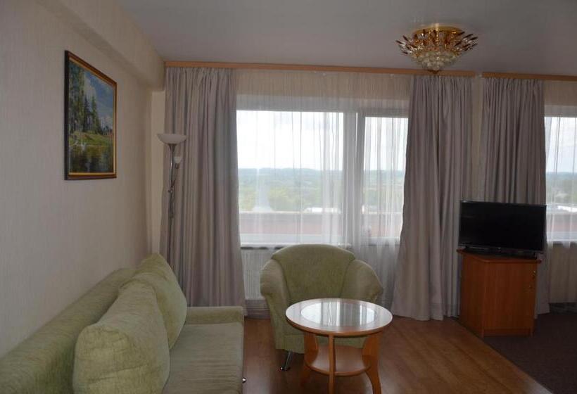 استودیوی استاندارد, Latgale