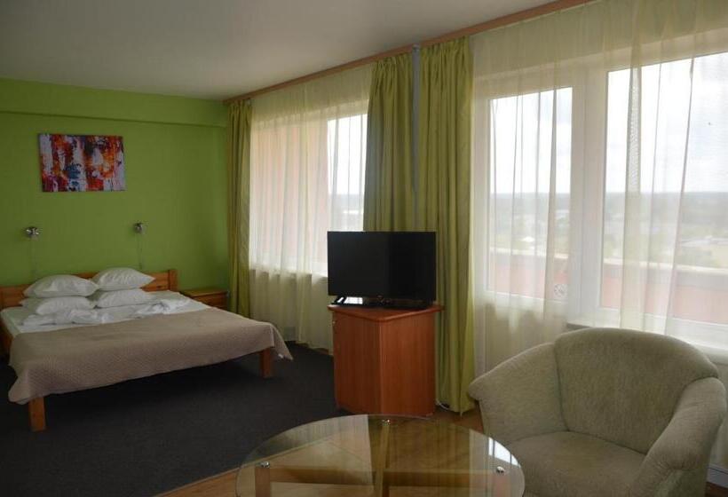 استودیوی استاندارد, Latgale