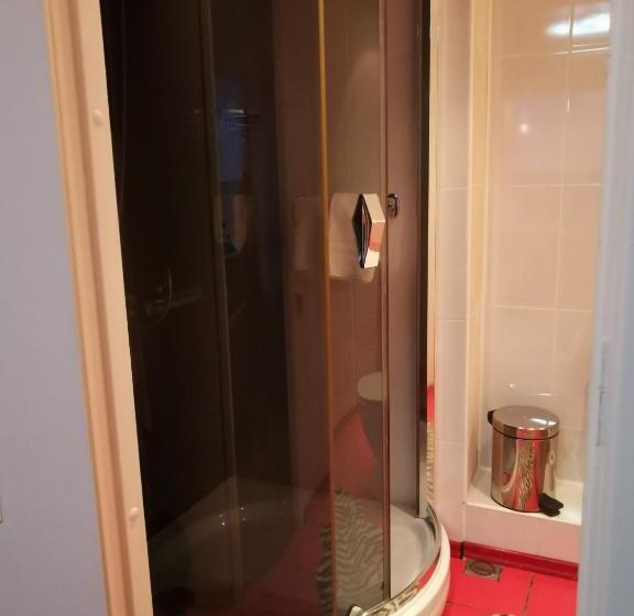 اتاق لوکس با بالکن, Latgale