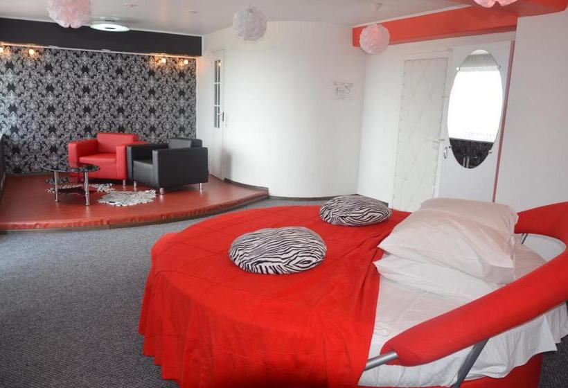 اتاق لوکس با بالکن, Latgale