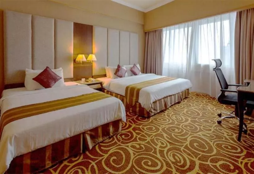 Junior Suite, Mega