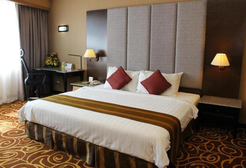 이그제큐티브 스위트, Mega