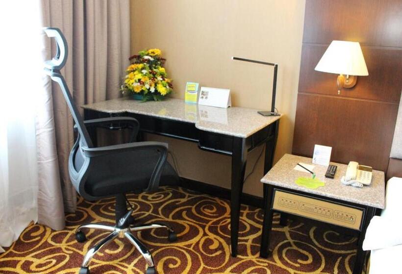 이그제큐티브 스위트, Mega