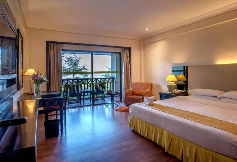 デラックスルーム, Nexus Resort & Spa Karambunai