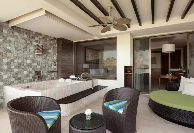 オーシャンビュージュニアスイート, Shangri La Rasa Ria, Kota Kinabalu