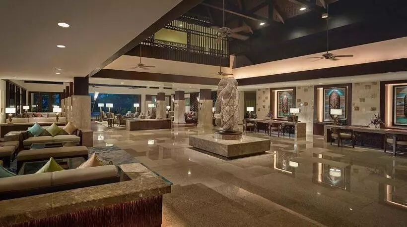 オーシャンビュージュニアスイート, Shangri La Rasa Ria, Kota Kinabalu