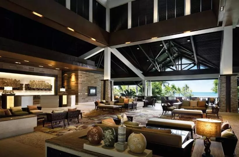キングサイズベッドのスーペリアルーム, Shangri La Rasa Ria, Kota Kinabalu