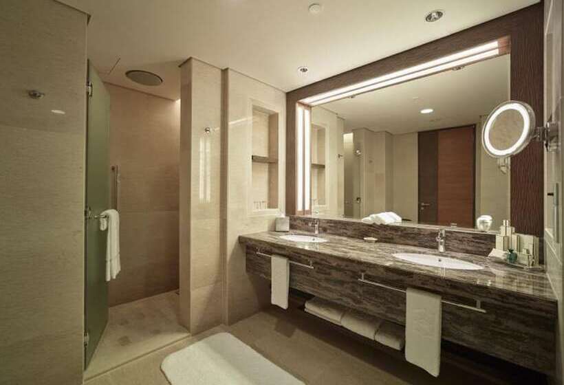 סוויטת ג'וניור נוף לגינה, Shangri La Rasa Ria, Kota Kinabalu