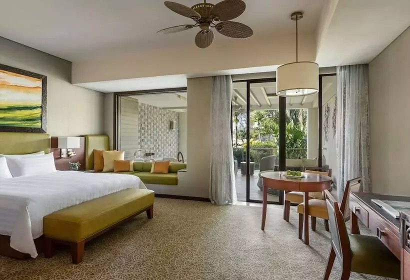 庭の見えるジュニアスイート, Shangri La Rasa Ria, Kota Kinabalu
