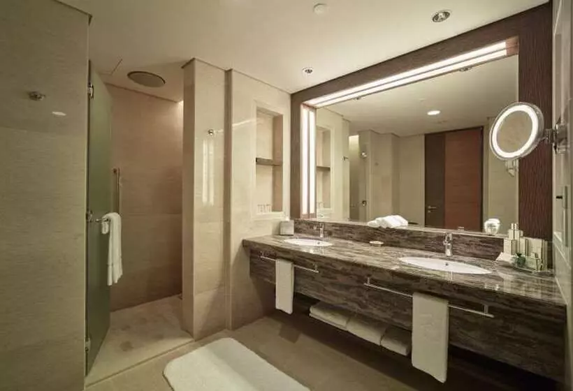 オーシャンビュージュニアスイート, Shangri La Rasa Ria, Kota Kinabalu