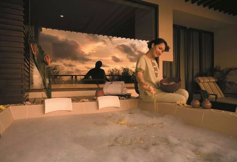 オーシャンビュージュニアスイート, Shangri La Rasa Ria, Kota Kinabalu