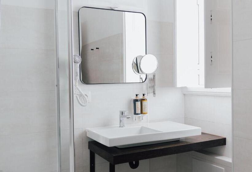 اتاق استاندارد با سرویس بهداشتی مشترک, Dear Faro Guest House