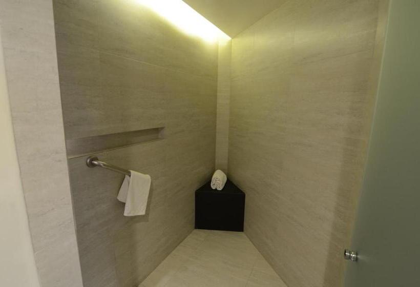 キングサイズベッドのジュニアスイート, Holiday Inn Mexico Dali Airport, An Ihg