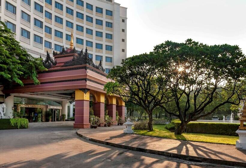 اتاق لوکس, Mercure Mandalay Hill Resort