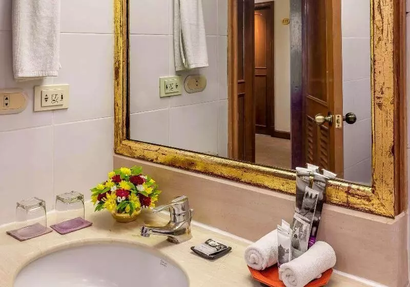 キングサイズベッドのデラックスルーム, Mercure Mandalay Hill Resort