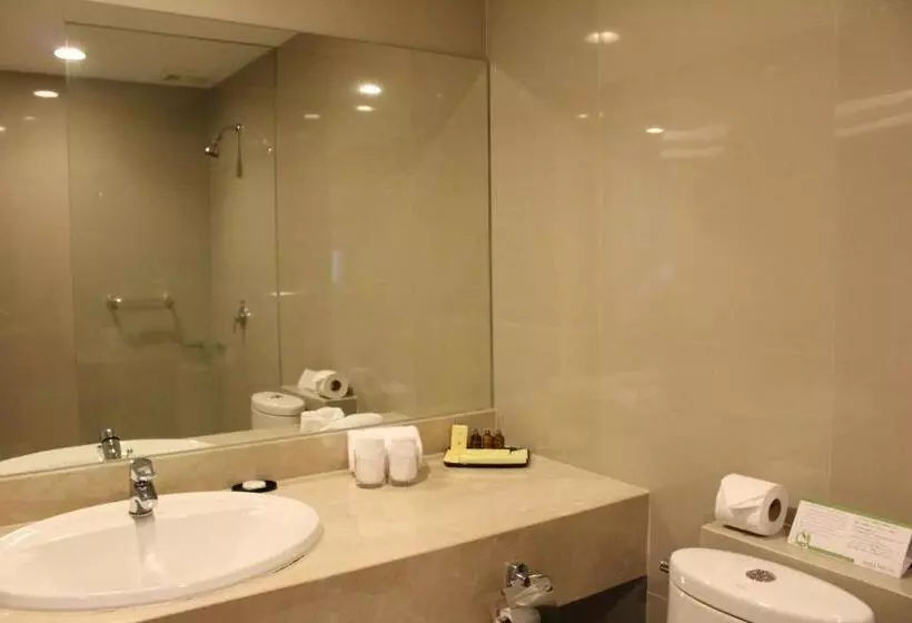 اتاق پریمیوم یک تخته, Summit Parkview Yangon