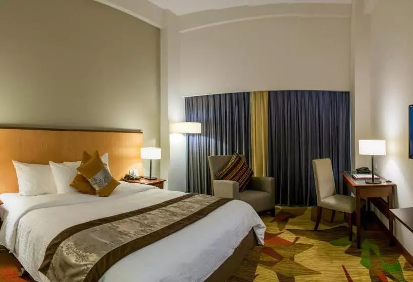 اتاق پریمیوم یک تخته, Summit Parkview Yangon