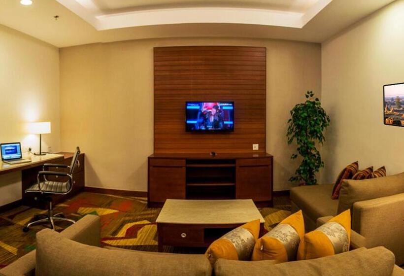 سوییت خانوادگی, Summit Parkview Yangon