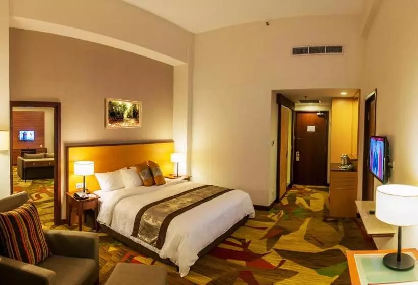 سوییت خانوادگی, Summit Parkview Yangon