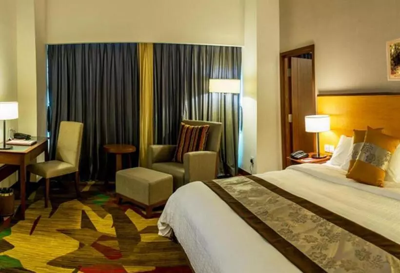 سوییت خانوادگی, Summit Parkview Yangon