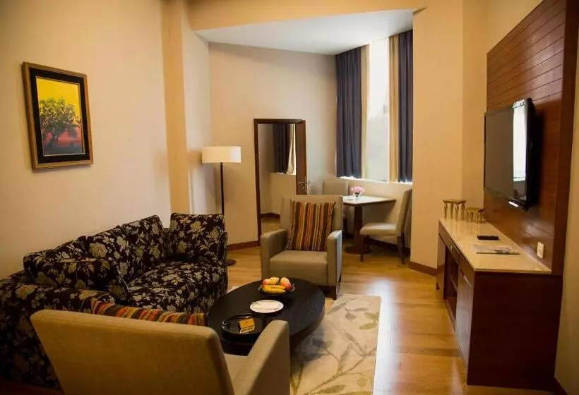 سوییت, Summit Parkview Yangon