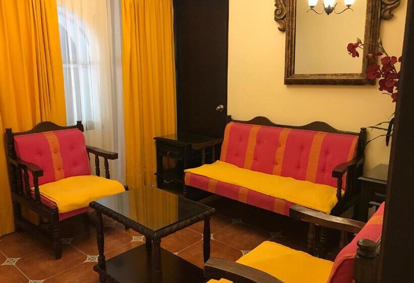 جناح جونيور, Valles