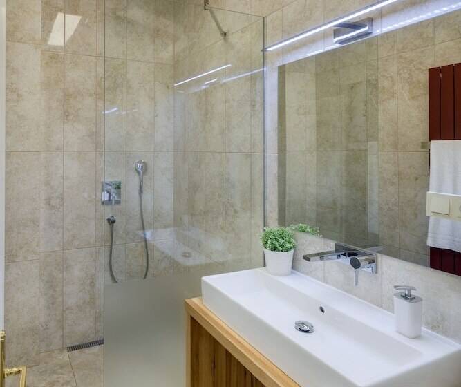 آپارتمان 3 خوابه, Selinor Old Town Apartments