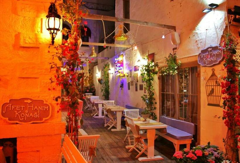 מיטת קינג בסוויטה, Afet Hanim Konagi