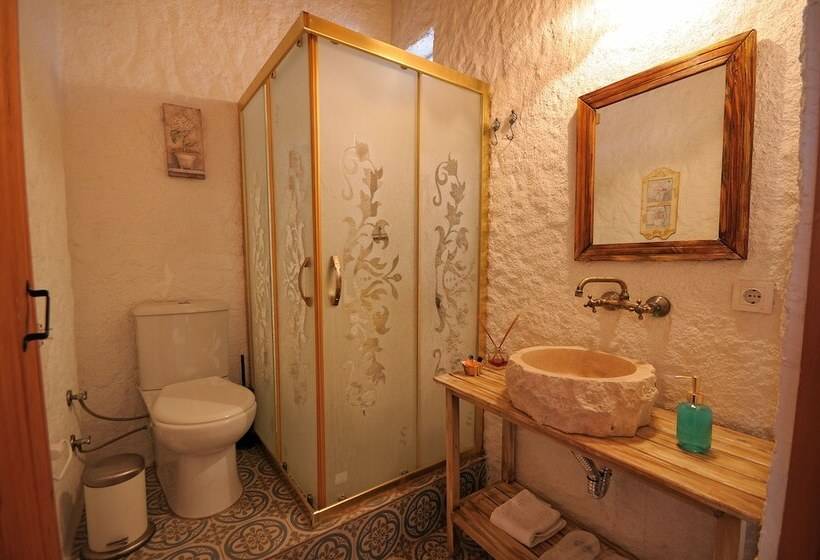 חדר סטנדרט, Afet Hanim Konagi