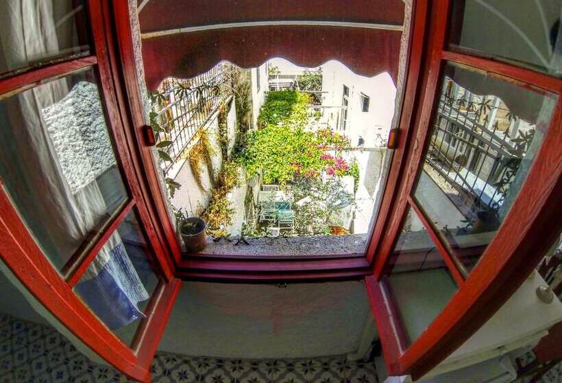 חדר סטנדרט, Afet Hanim Konagi