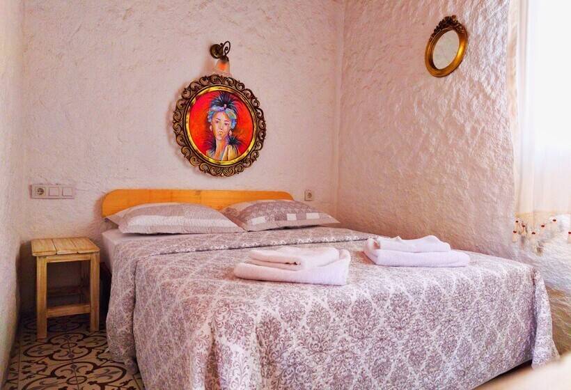 חדר סטנדרט, Afet Hanim Konagi