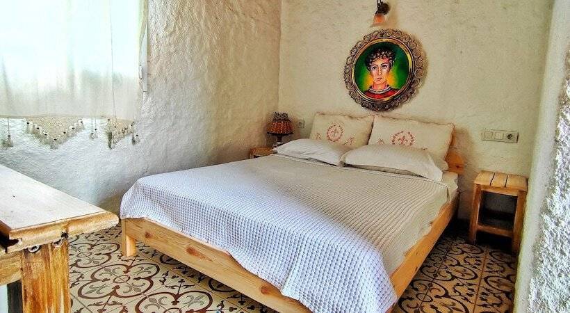 חדר סטנדרט, Afet Hanim Konagi