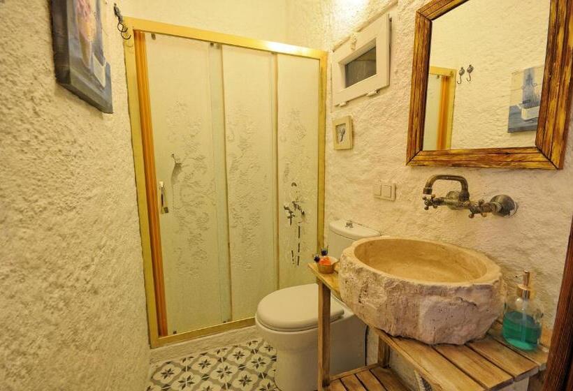 סוויטת ג'וניור דלוקס, Afet Hanim Konagi