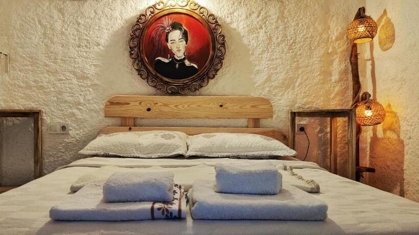 חדר סטנדרט, Afet Hanim Konagi